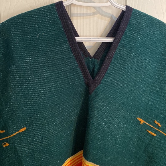 Poncho (2 items) - Picture 3 of 11